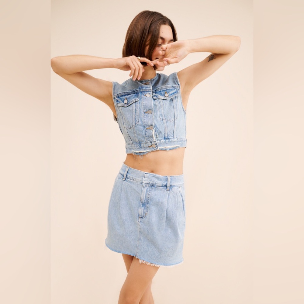 EUC Anthropologie Agolde Becker Denim Mini Skirt // Size 30 (runs large)